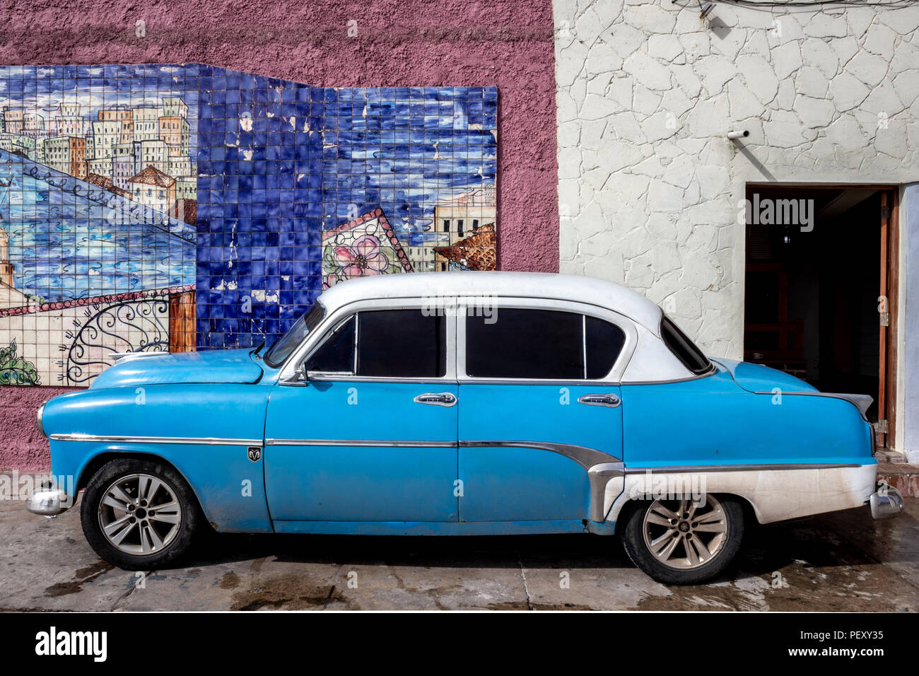 Restored vintage car hi-res stock photography and images - Alamy