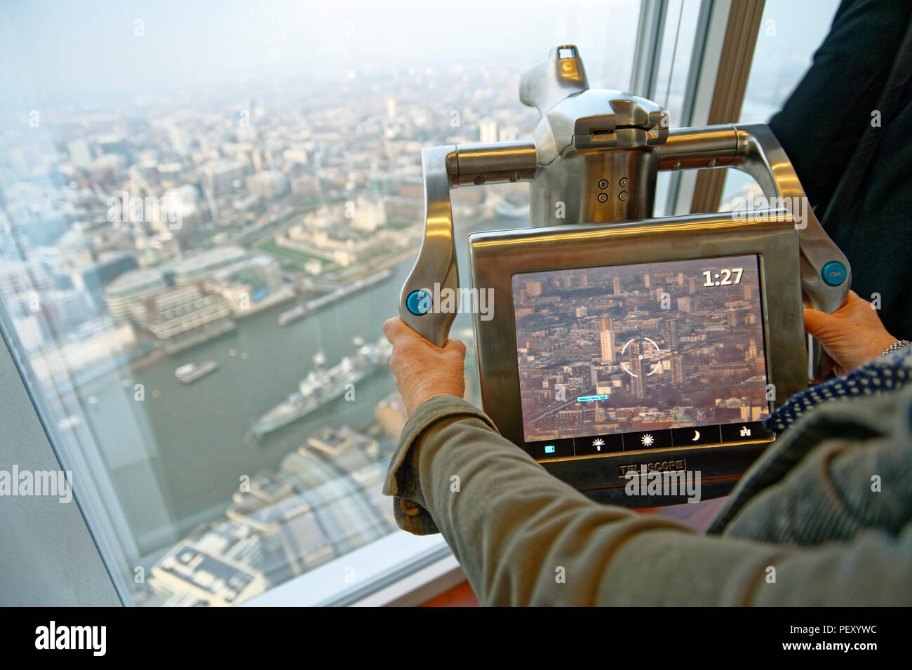 Telescope london shard hires stock photography and images Alamy