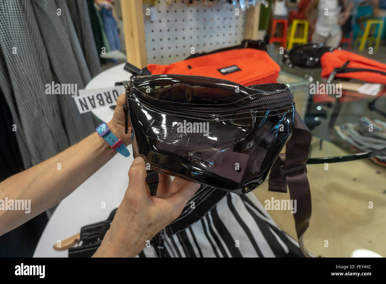Fanny packs hires stock photography and images Alamy