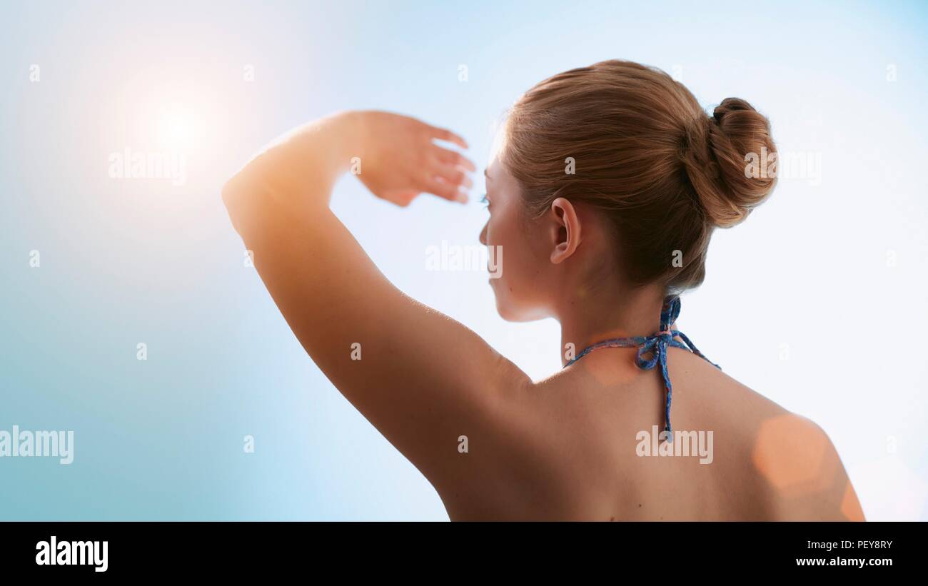 Shielding eyes sun hires stock photography and images Alamy