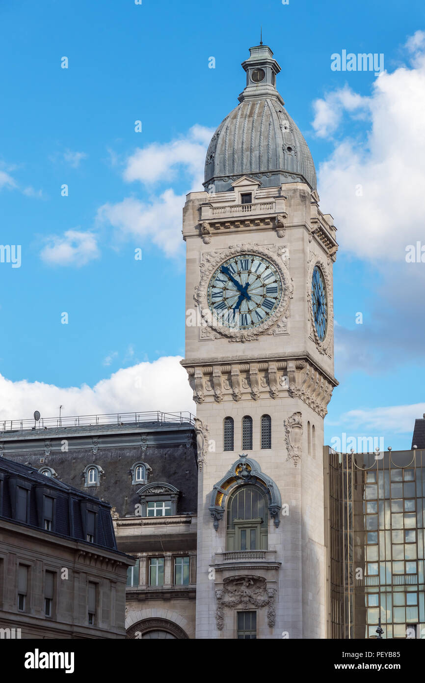 Clock Tower of the Gare de Lyon in Paris Stock Photo Alamy