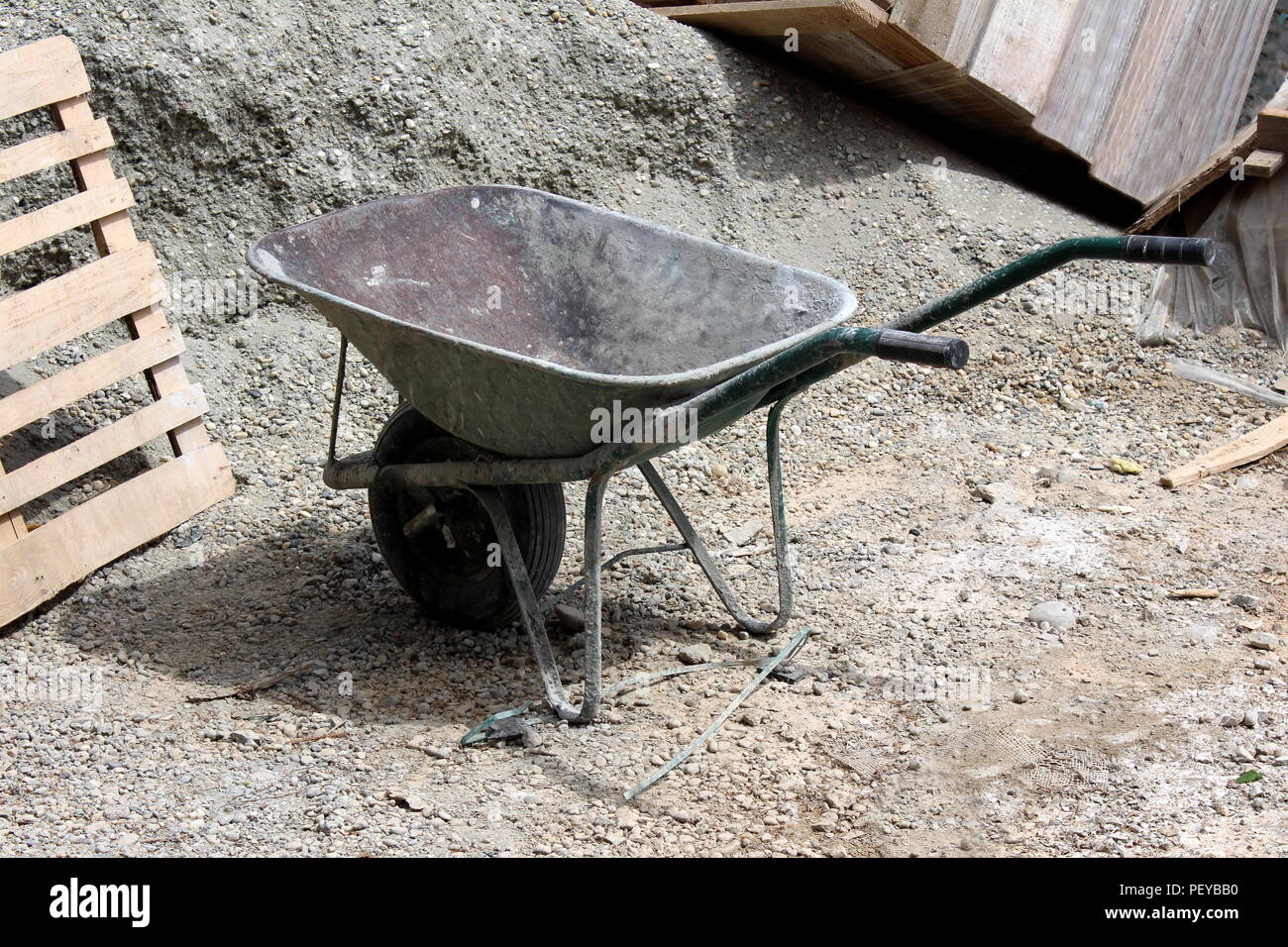 2nd 2024 hand wheelbarrow
