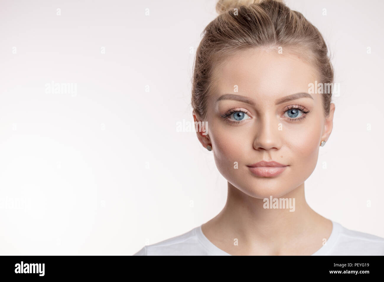 good-looking lady with beautiful makeup. healthy skin.people concept. natural  makeup Stock Photo - Alamy