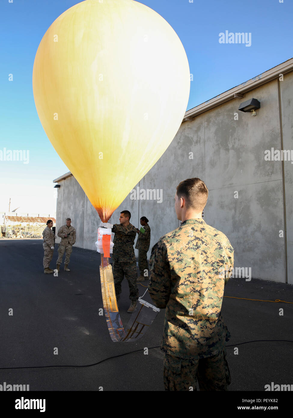 Tether balloon hires stock photography and images Alamy
