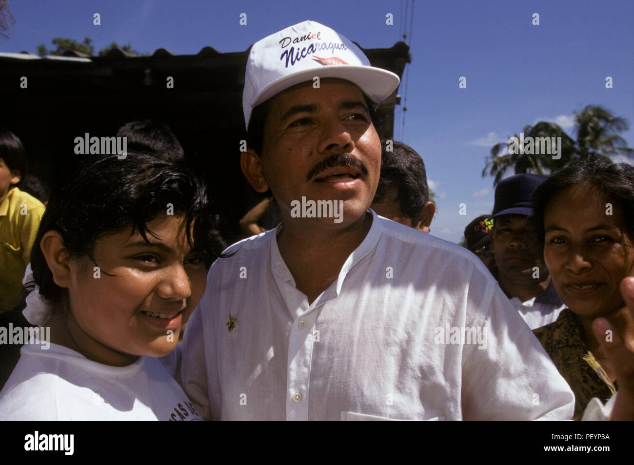 Nicaragua: Presidential election 1996', Daniel Ortega, Sandinista FSLN Presidential candidiate, talking with people during a walkabout in Nandaime, Gr Stock Photo