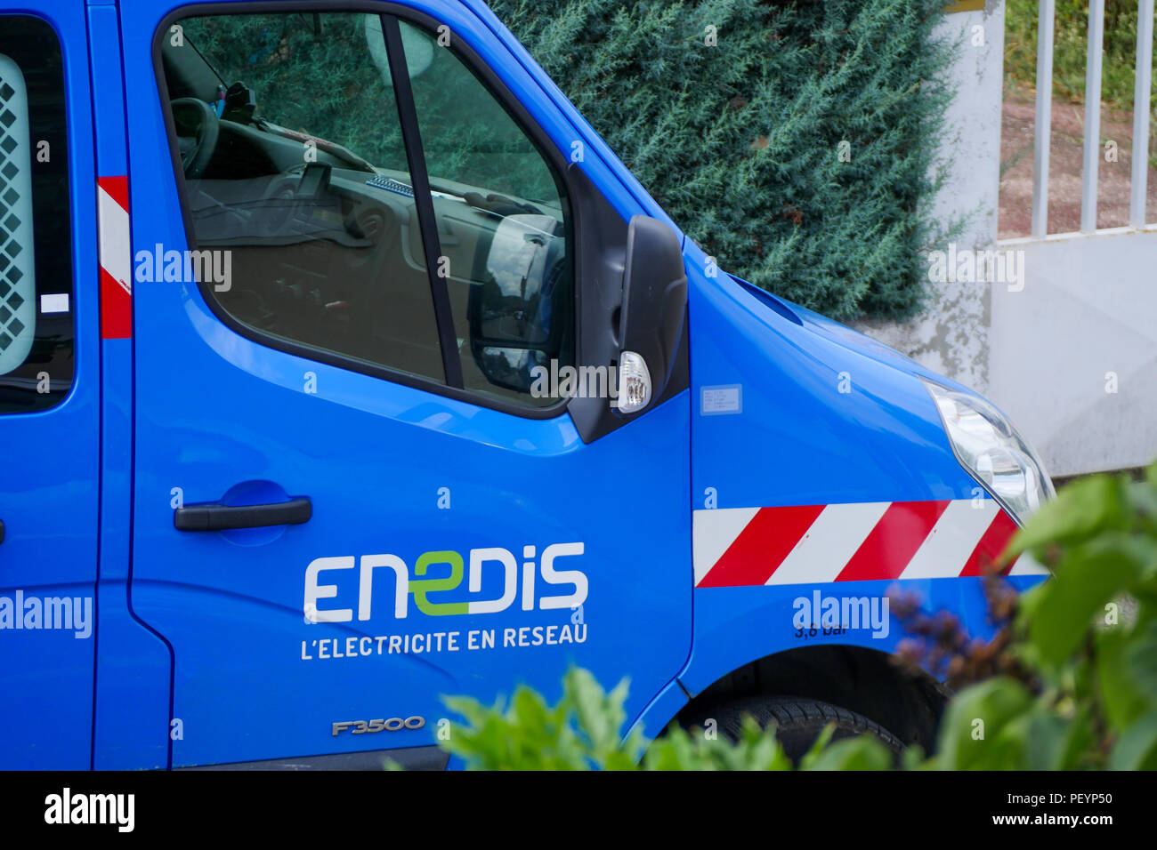 Installation electrique hires stock photography and images Alamy