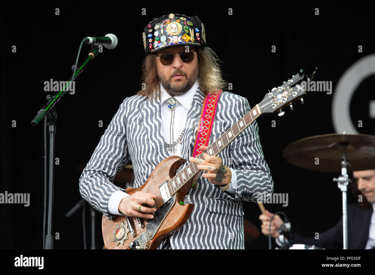 Glanusk Park, Brecon, Wales, 17th August 2018.  Day One of the Green Man music festival in the Brecon Beacons Mountains in Wales. Pictured: King Tuff play the main Mountain Stage. Credit: Rob Watkins/Alamy Live News Stock Photo