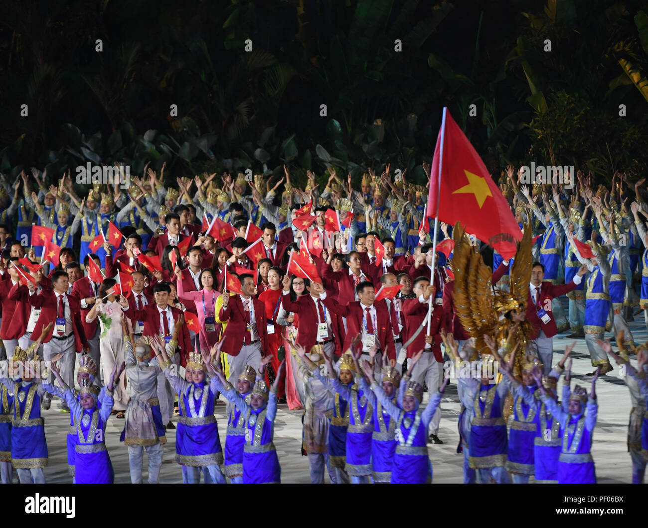 Jakarta, Indonesia. 18th Aug, 2018. Delegation Of Vietnam Enters The ...