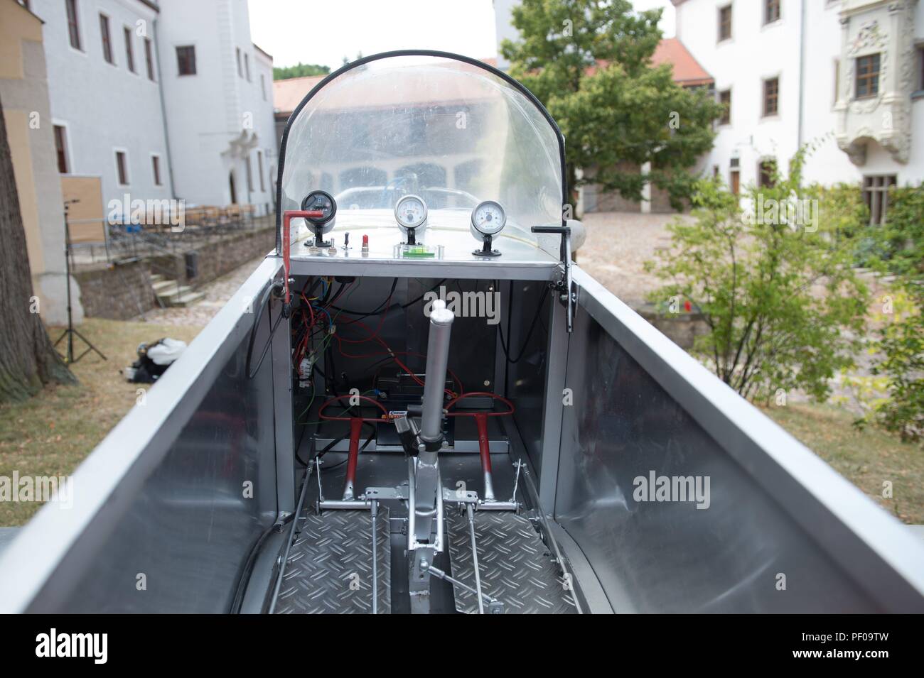 Meissen, Germany. 18th Aug, 2018. The cockpit of Michael Schlosser's  self-built aircraft "Ikarus". Born in Thuringia, Schlosser secretly built a  plane in the GDR in 1983 to flee to West Germany, but
