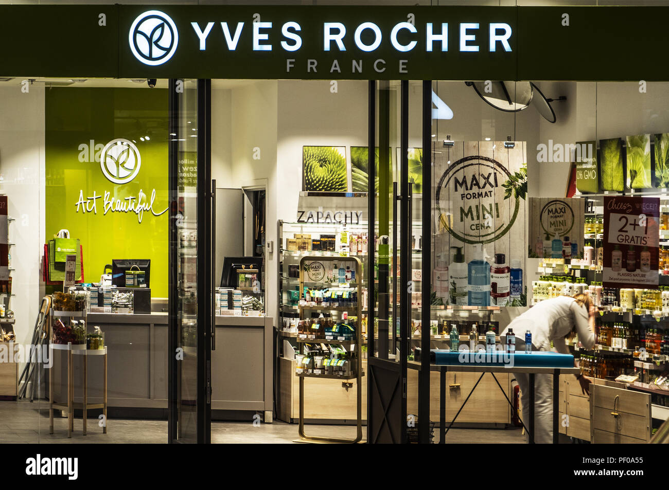 rocher store hi-res photography and images - Alamy