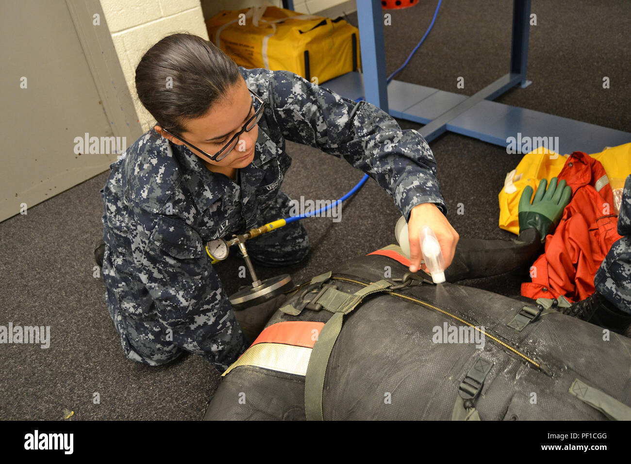 160127NBO364005 JACKSONVILLE, Fla. (Jan. 27, 2016) Aircrew Survival