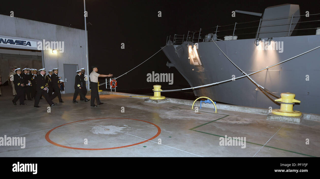 Great Lakes Ill February 29 16 Information Systems Technician 1st Class Daniel White Battle Stations 21 Leading Petty Officer Introduces Vice Adm Jin Sup Jung Republic Of Korea Rok Navy S Commander Of