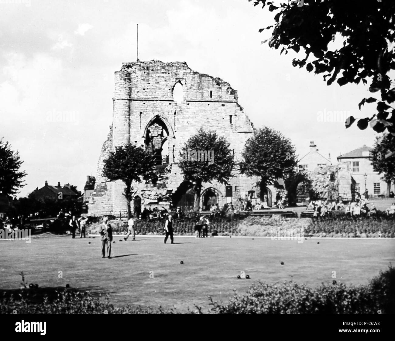 Playing bowls at Knaresborough Castle in the 1930s Stock Photo
