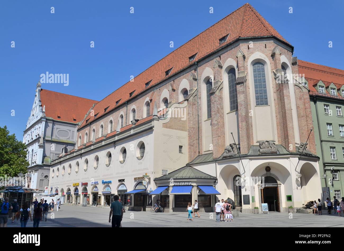 München, die Hauptstadt Bayerns (Deutschland): Das Bayerische Jagd- und Fischereimuseum in der ehemaligen Augustinerkirche Stock Photo