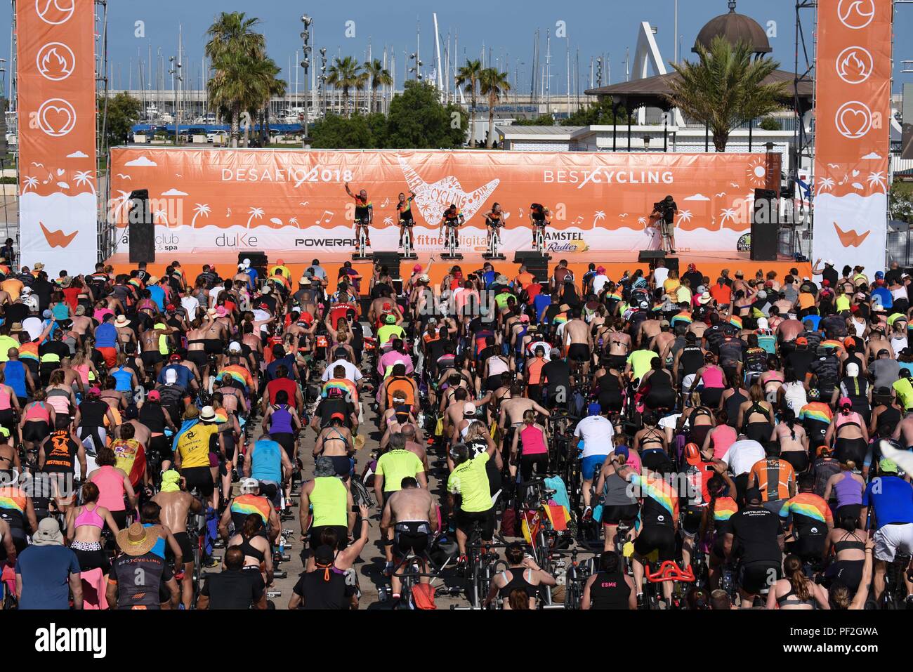 June 16, 2018 - Valence, Spain: Hundreds of people take part in a mass bike spinning event , cycling together to the beat of techno music. Des centaines de personnes participent a