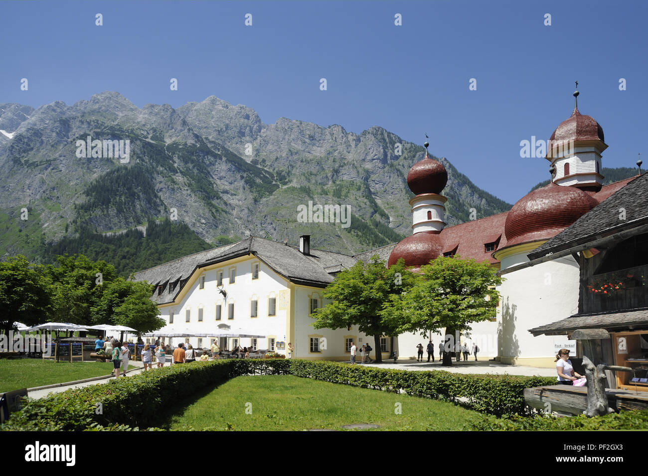 Königsee mit Wallfahrtskirche St. Bartholomä,  Berchtesgadener Land, Oberbayern, Bayern, Deutschland, Germany, Bavaria Stock Photo