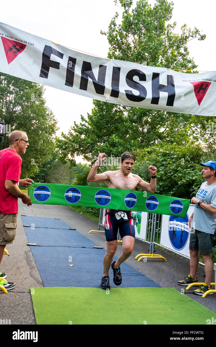 Race finish line hi-res stock photography and images - Alamy