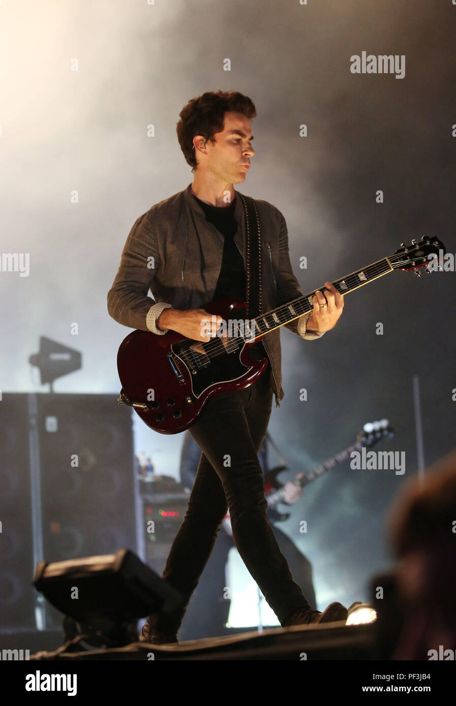 Lead singer of the stereophonics hi-res stock photography and images ...