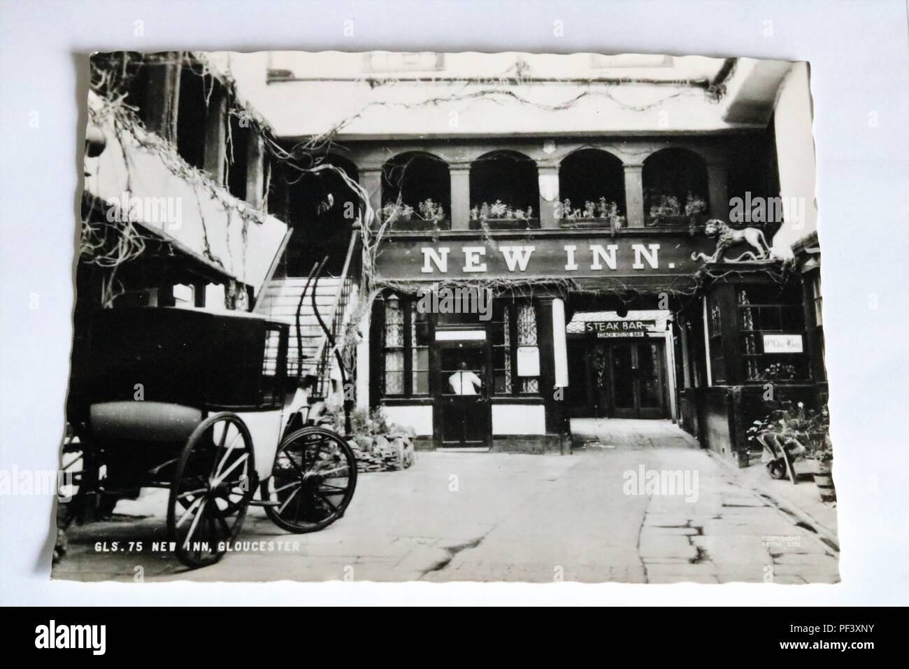 New Inn, Gloucester, UK old black and white photo postcard - early 19th century Stock Photo