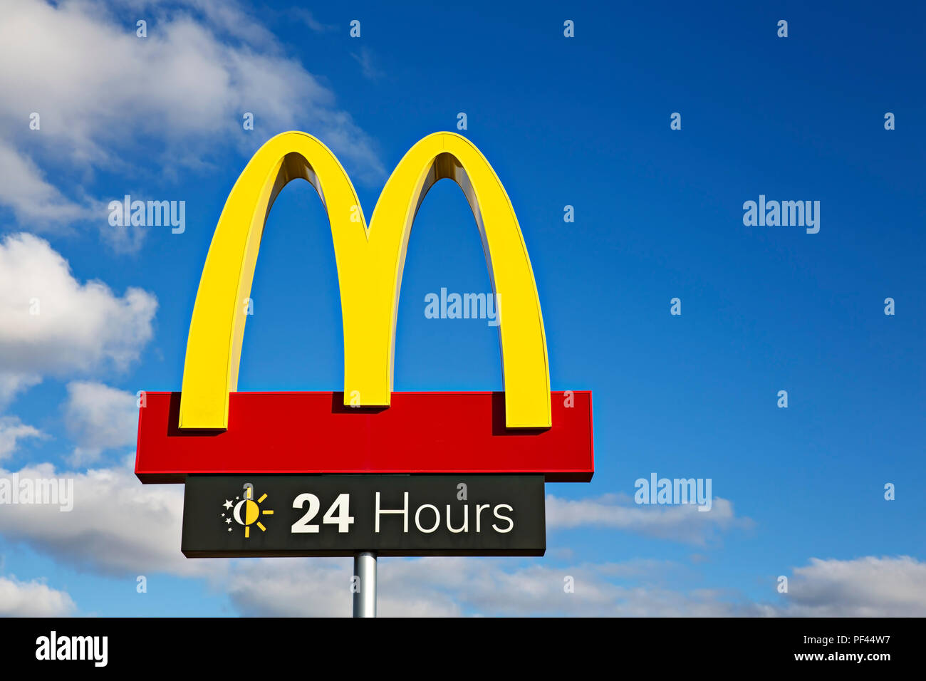 Mcdonalds drive through sign logo hi-res stock photography and images ...
