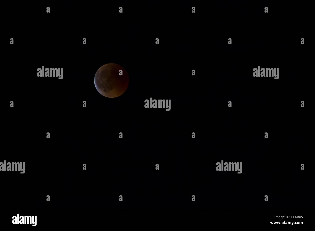 Total lunar eclipse blood hi-res stock photography and images - Alamy