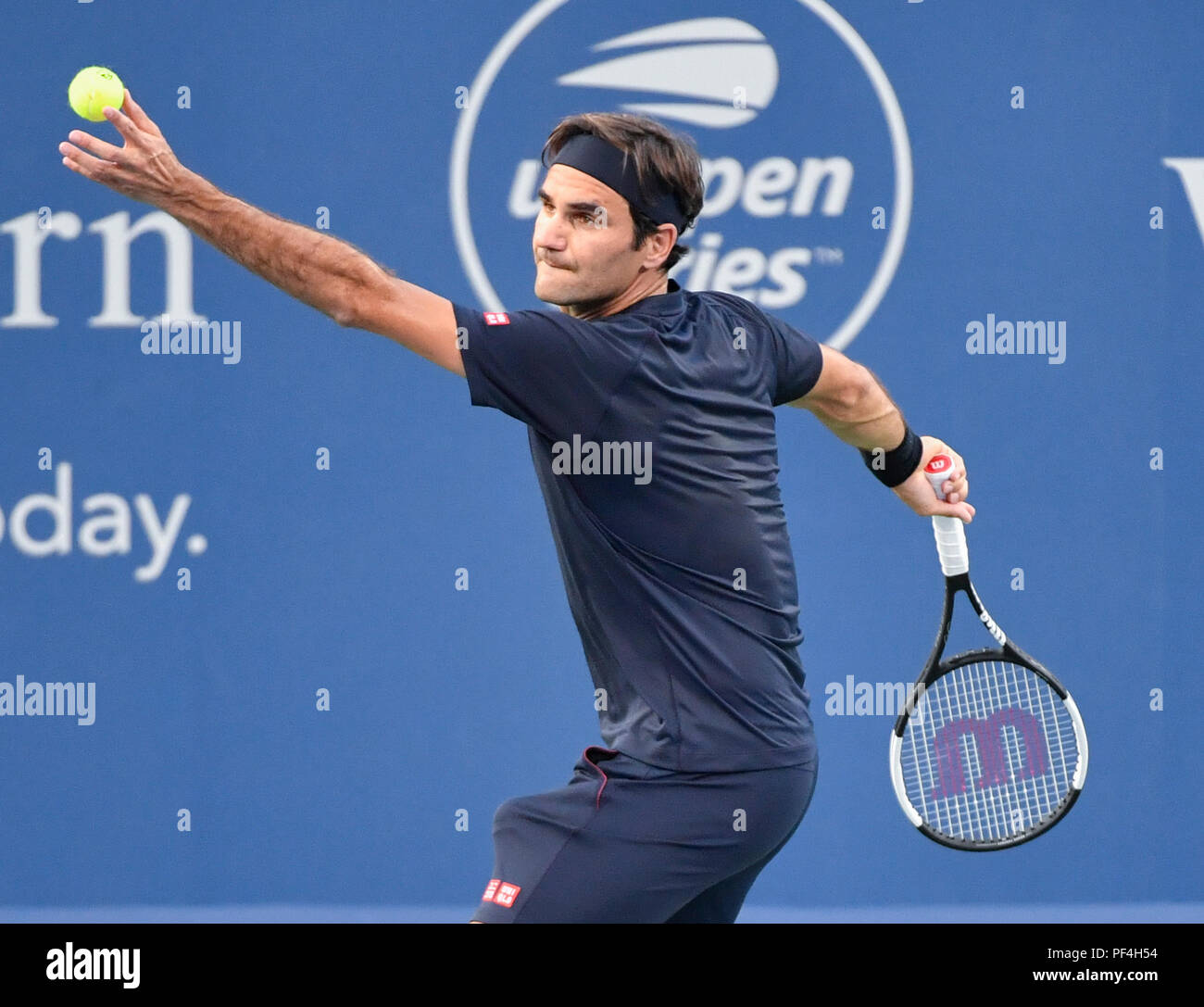 Ohio, USA. 18 August 2018.  Roger Federer (SUI) defeated David Goffin (ESP) 7-6, 1-1, when Goffin retired at the Western & Southern Open being played at Lindner Family Tennis Center in Mason, Ohio. © Leslie Billman/Tennisclix/CSM Credit: Cal Sport Media/Alamy Live News Stock Photo