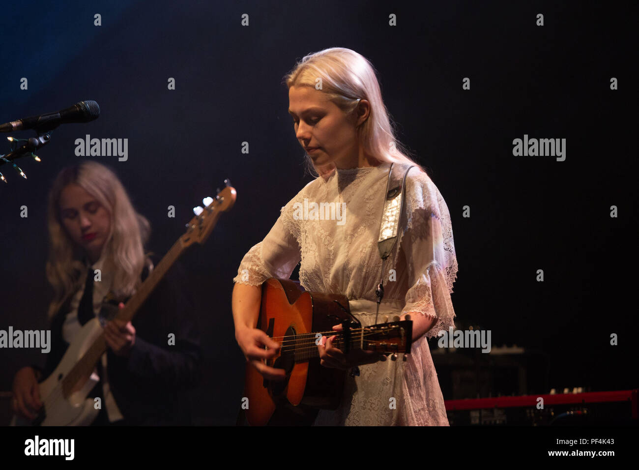 phoebe-bridgers-young-2018-concert-a-young-phoebe-bridgers-plays-the