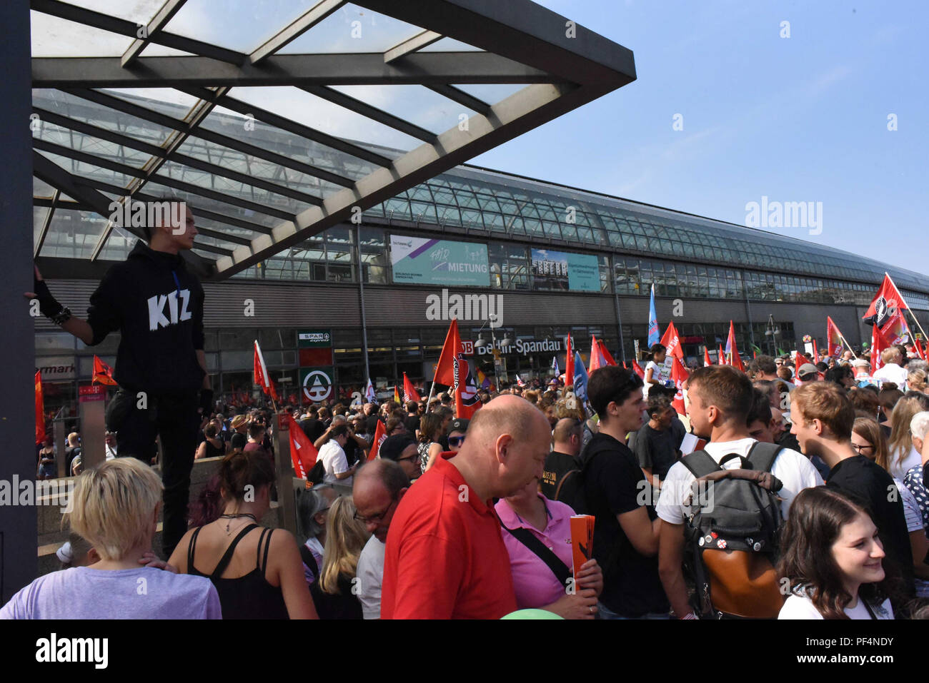 Berlin, Germany. 18th Aug, 2018. Counter-protests take place in Berlin ...
