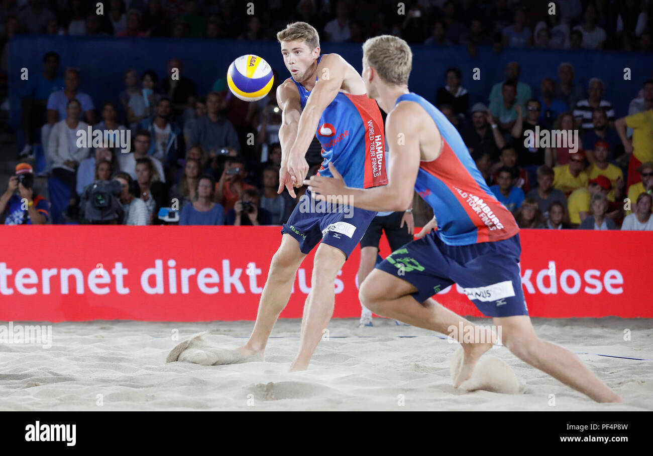 Hamburg Germany 18th Aug 2018 Volleyball Beach World Tour Final Men Fijalek Bryl Poland Sorum Mol A Norway Anders Berntsen Mol L And Christian Sandlie Sorum In Action Credit Georg Wendt Dpa Alamy Live News