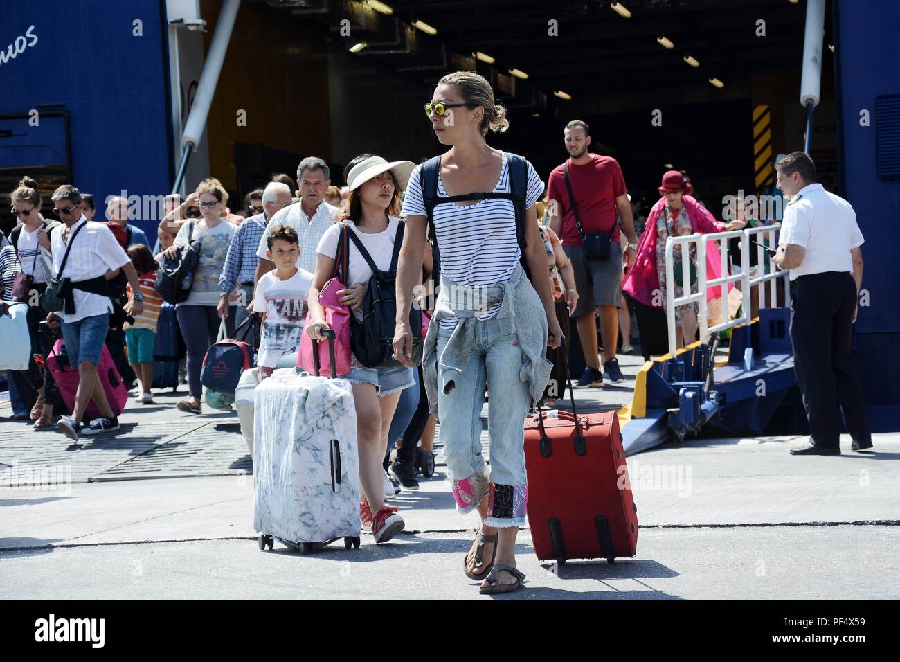 Port of debarkation hires stock photography and images Alamy