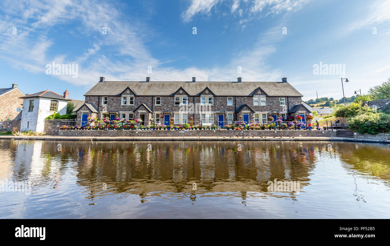 Cottages in Brecon Beacons National Park Stock Photo Alamy