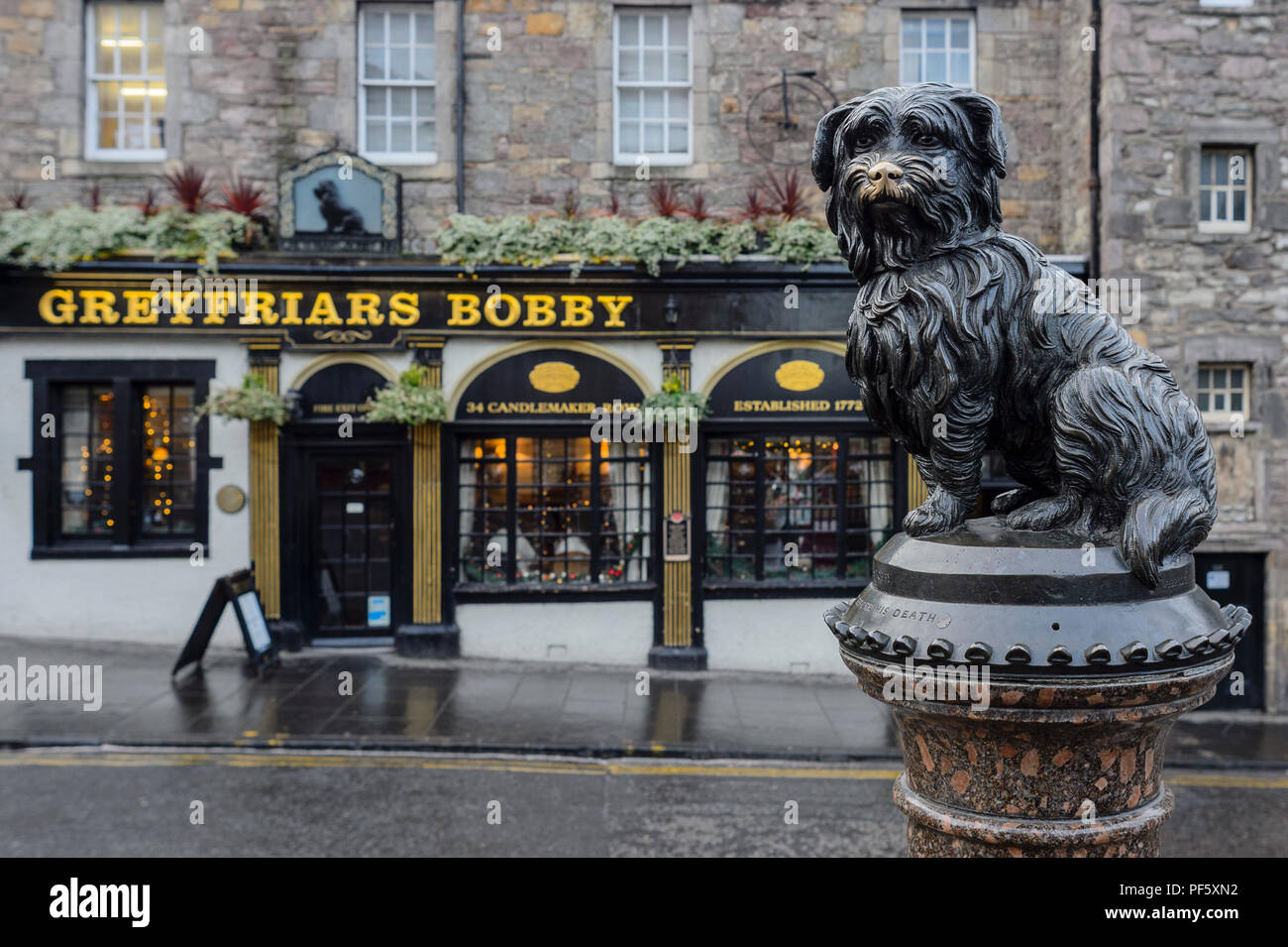 Booby dog statue, Edinburgh Stock Photo Alamy