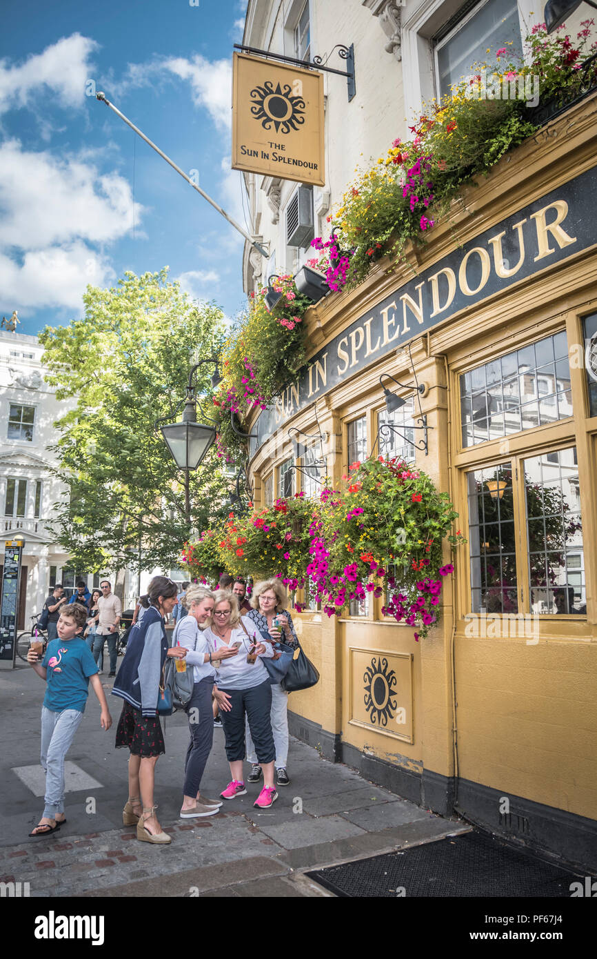 Sun In Splendour public house on Portobello Road, London, W11, UK Stock ...