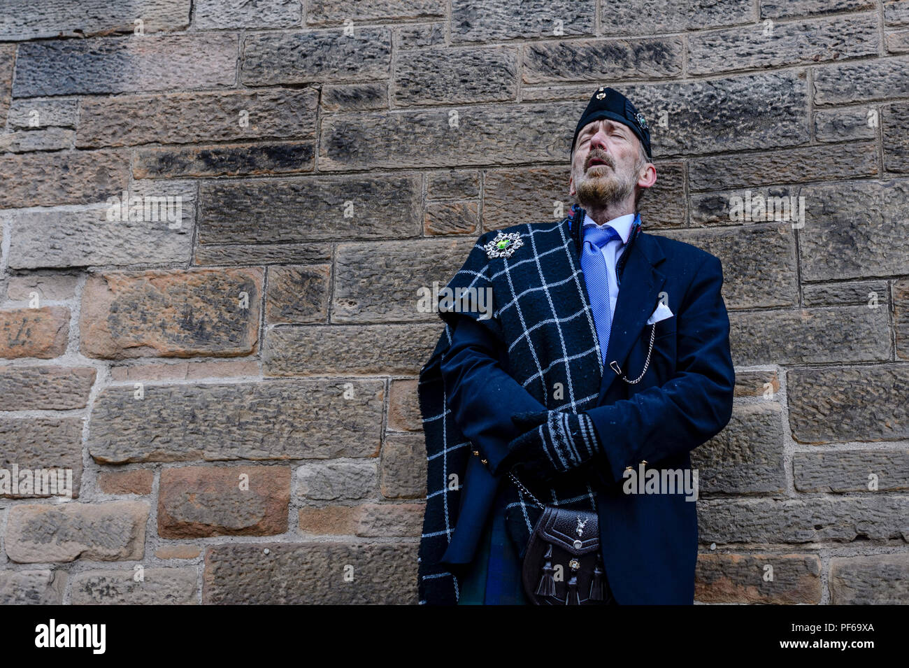 Traditional folk singer, Edinburgh Stock Photo Alamy