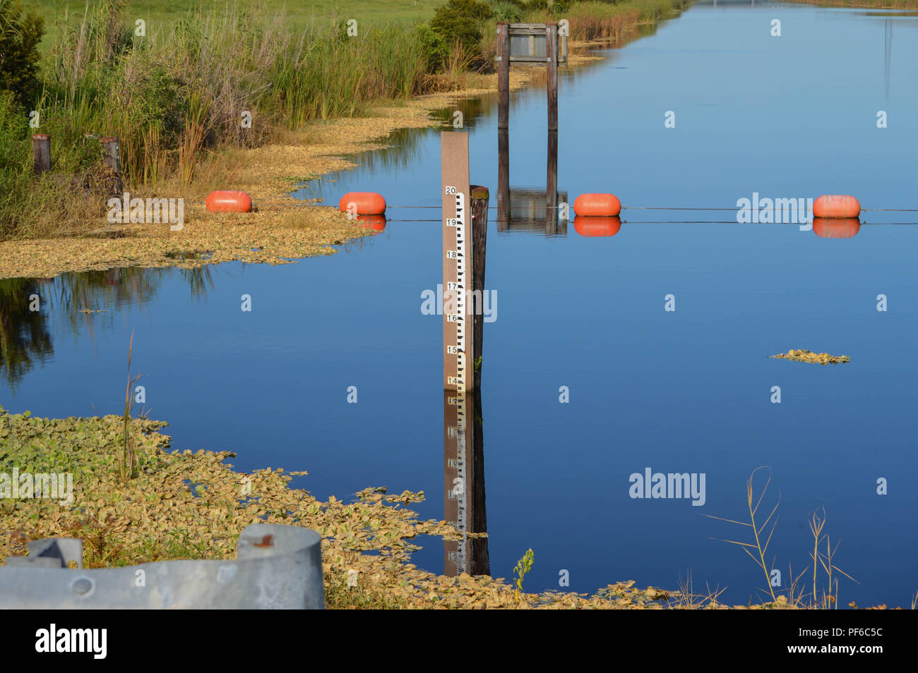 Lake water level gauge hires stock photography and images Alamy
