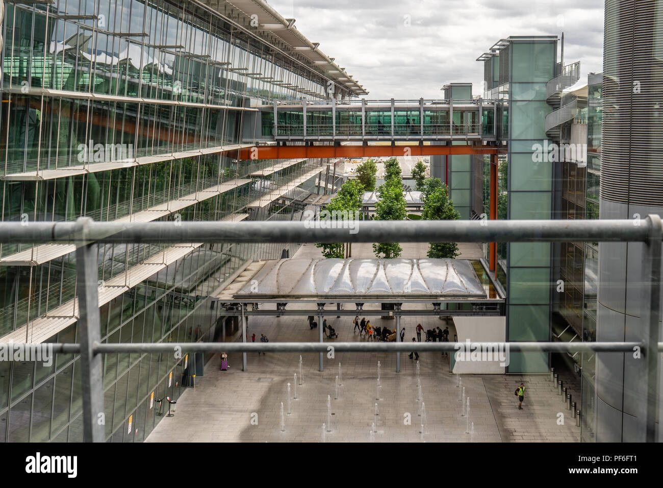 Heathrow terminal 5 exterior hi res stock photography and images