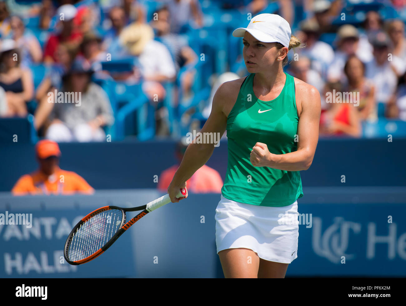 August 19, 2018 - Simona Halep of Romania in action during the final of the 2018 Western & Southern Open WTA Premier 5 tennis tournament. Cincinnati, Ohio, USA. August 19th 2018. Credit: AFP7/ZUMA Wire/Alamy Live News Stock Photo