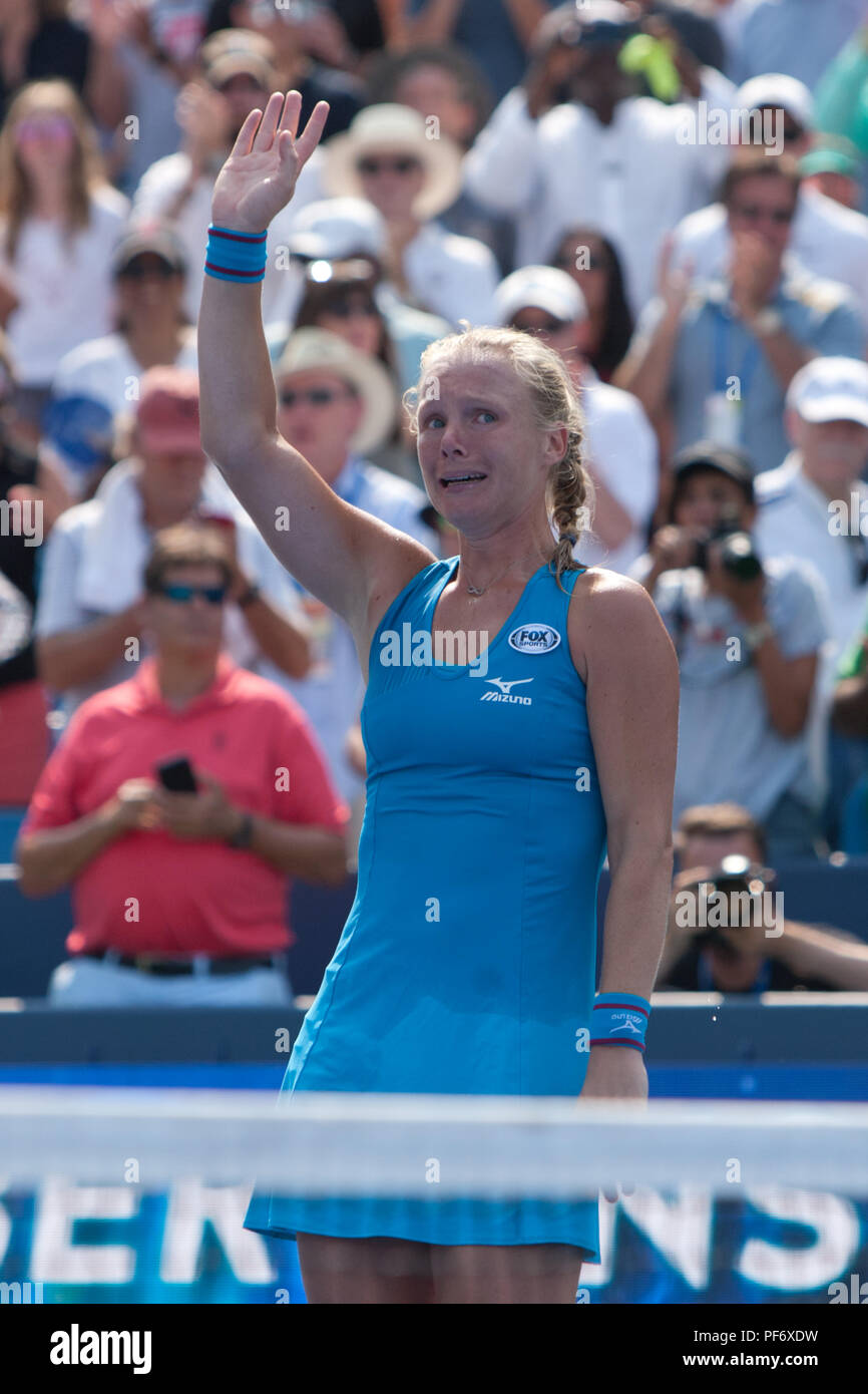 Cincinnati, OH, USA. 19th Aug, 2018. Western and Southern Open Tennis, Cincinnati, OH - August 19, 2018 - Kiki Bertens in action against Simona Halep in the finals of the Western and Southern Tennis tournament held in Cincinnati. Bertens won 2-6 7-6 6-2. - Photo by Wally Nell/ZUMA Press Credit: Wally Nell/ZUMA Wire/Alamy Live News Stock Photo