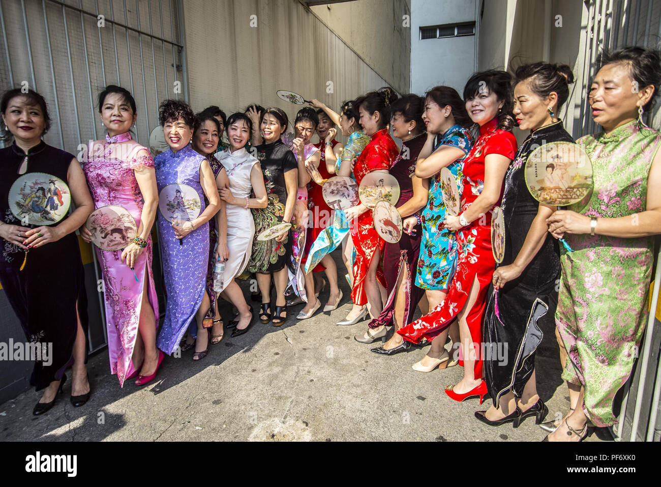 August 19, 2018 - SÃ£O Paulo, SÃ£o Paulo, Brazil - SAO PAULO SP, SP 19/08/2018 FLASH MOB:In flash mob held in Sao Paulo Chinese group with about 100 Chinese women and children accompanied by voices and traditional Chinese instruments were dressed in the typical Qipao, clothing inspired by Western fashion and today It's a fever in China. Credit: Cris Faga/ZUMA Wire/Alamy Live News Stock Photo