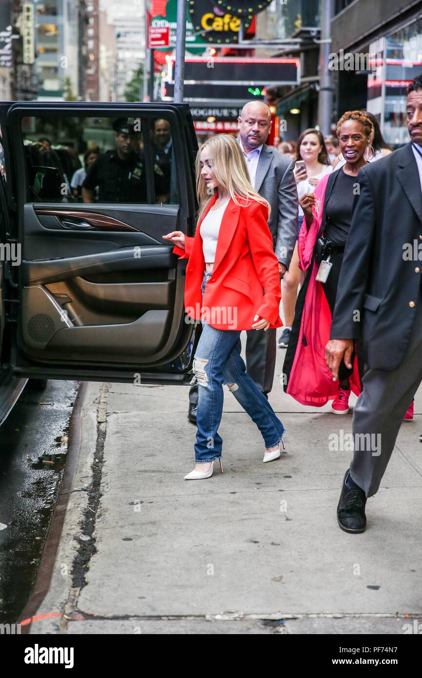 New York, USA. 20th Aug 2018. Actress and singer Sabrina Carpenter is seen leaving the Good Moring America television program in the Times Square area of New York in the United States on Monday (PHOTO: VANESSA CARVALHO/BRAZIL PHOTO PRESS) Credit: Brazil Photo Press/Alamy Live News Stock Photo