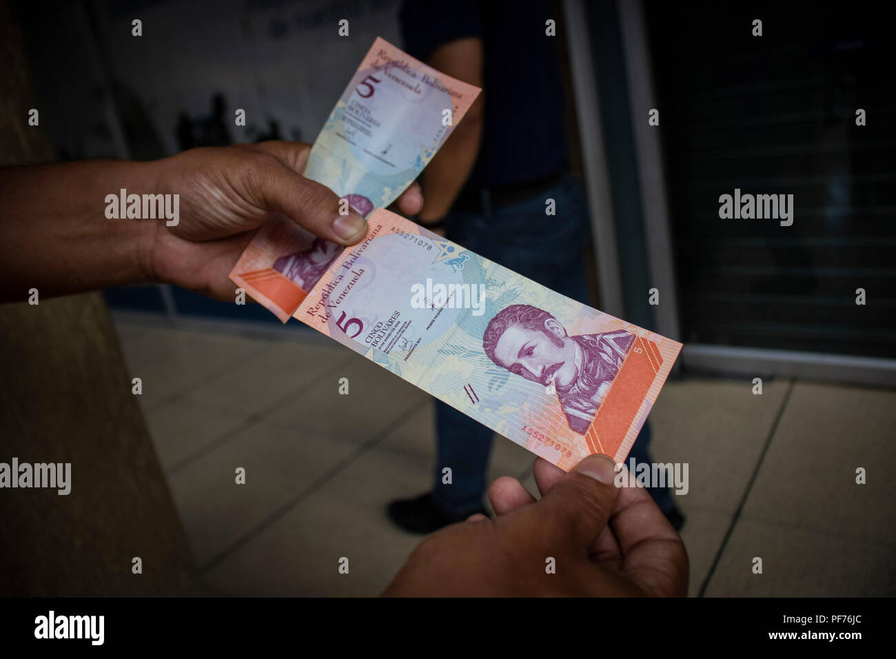 New venezuelan currency hi-res stock photography and images - Alamy