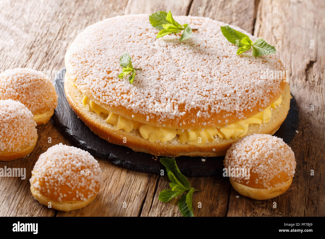 Pearl Cake Hi Res Stock Photography And Images Page 2 Alamy