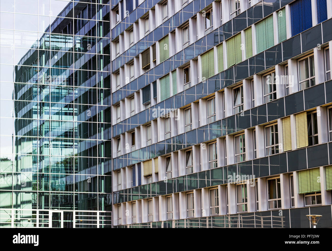 Facade of a modern apartment building. Blue Sky Stock Photo - Alamy