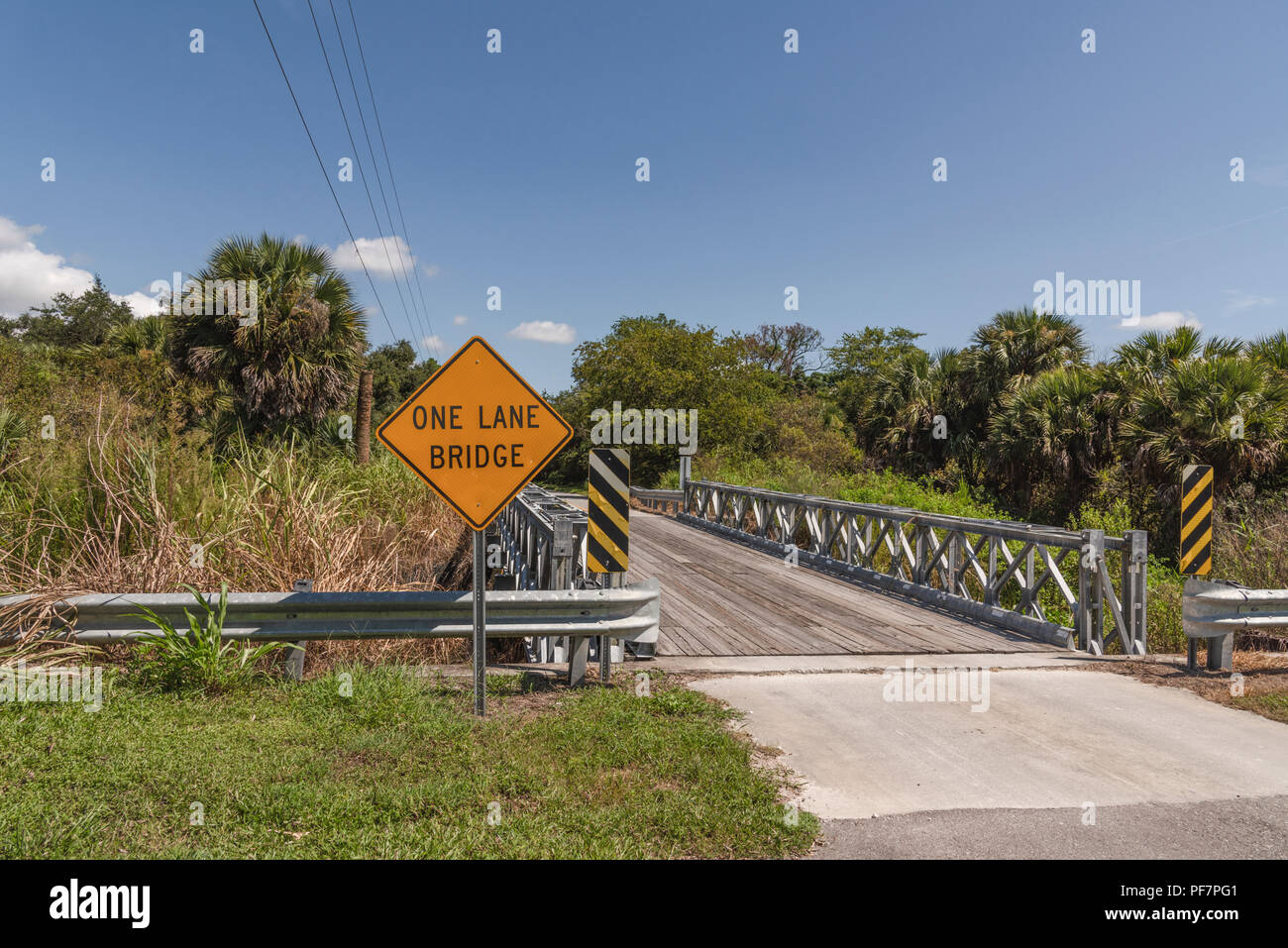 One lane bridge sign hires stock photography and images Alamy