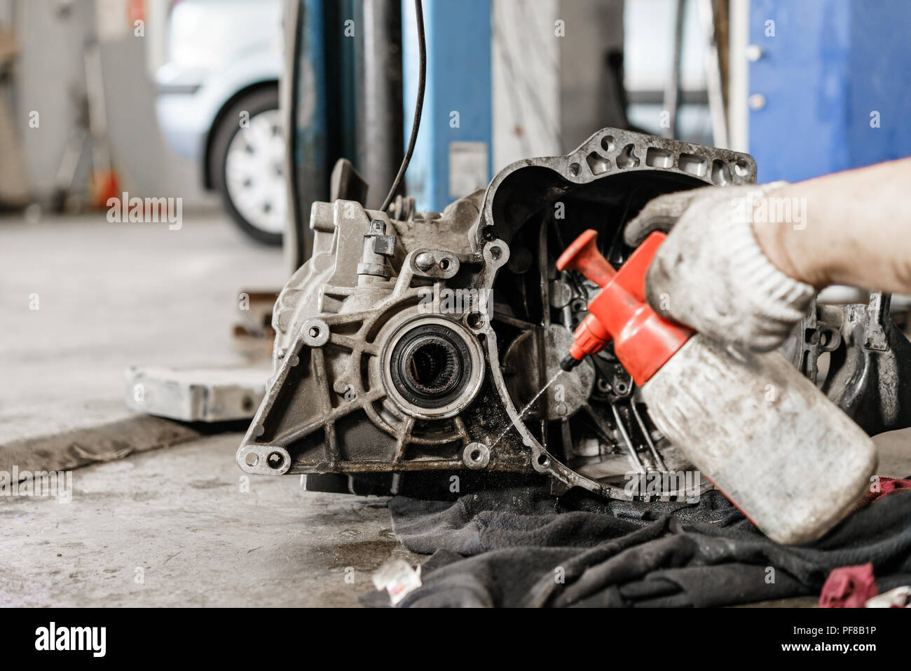 rinse clutch unit after the leaking of engine oil. Change and repair