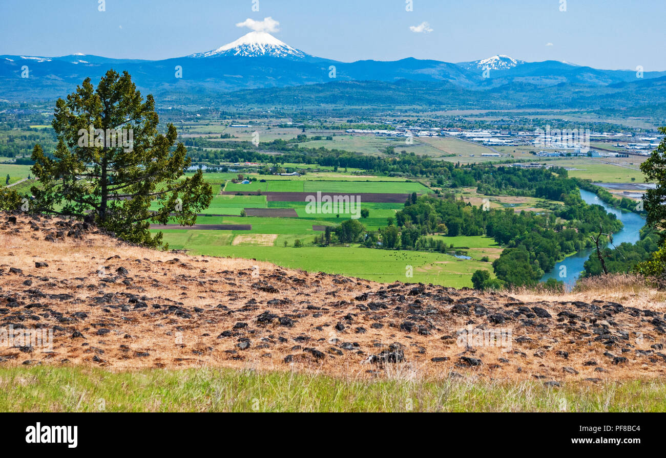 vista of mt mcloughlin and the rogue river from the table rocks plateau in southern oregon Stock Photo
