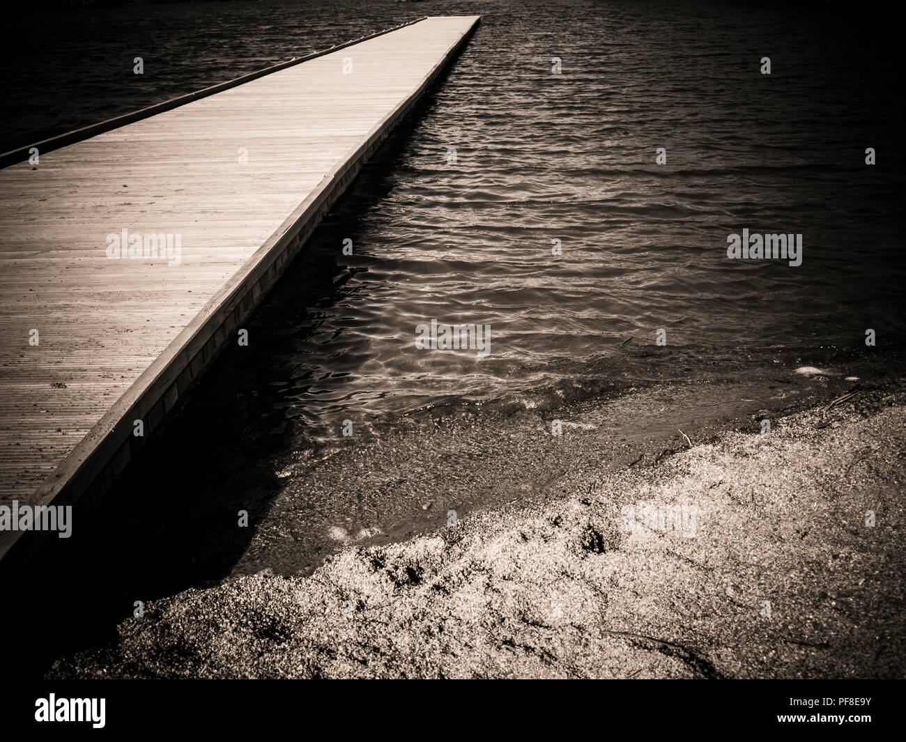 Wooden sea deck black and white hi-res stock photography and images - Alamy