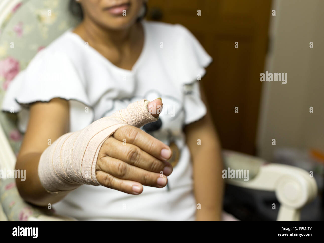 Broken medical equipment hires stock photography and images Alamy