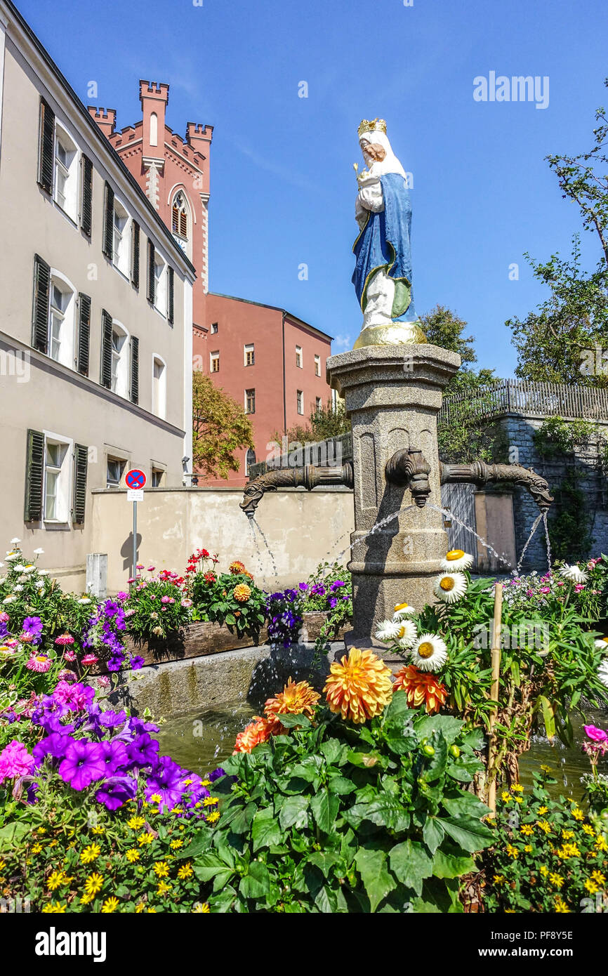Fountain with Virgin Mary statue, Furth im Wald, Bavaria, Germany Stock Photo