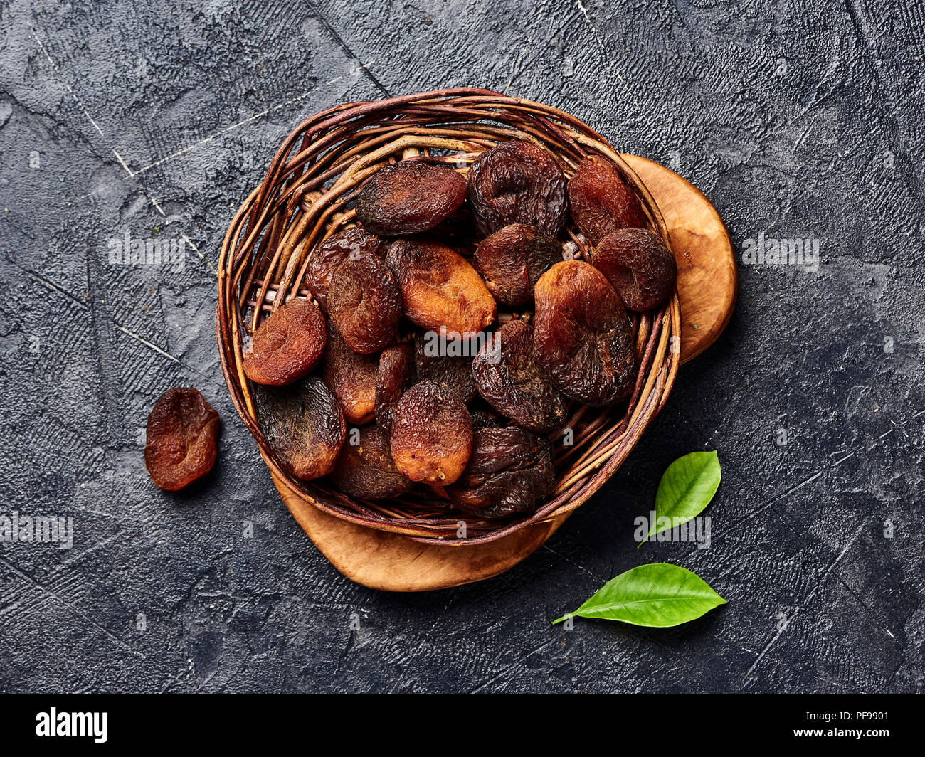 Black table top hires stock photography and images Alamy